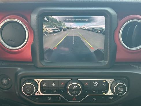 Used 2023 Jeep Gladiator Rubicon w/ LED Lighting Group AWD/4WD image 15