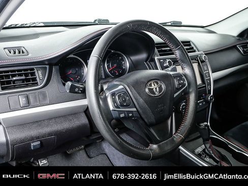 Used 2017 Toyota Camry XSE image 4