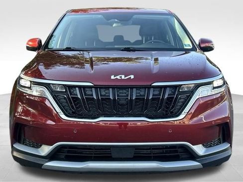 Used 2023 Kia Carnival EX FWD image 6