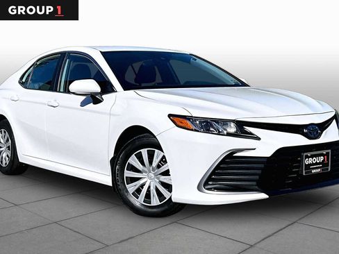 Used 2024 Toyota Camry LE FWD image 3
