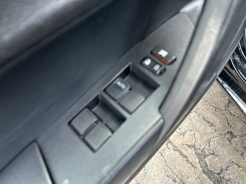 Used 2016 Toyota Corolla S image 19