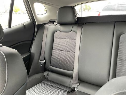 Used 2025 Chevrolet Trax LT image 38