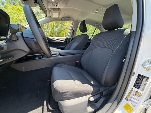 Used 2026 Toyota Camry LE image 5