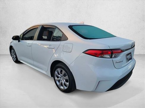 Used 2025 Toyota Corolla LE image 7