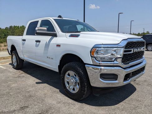 Used 2022 RAM 2500 Tradesman w/ Chrome Appearance Group image 14