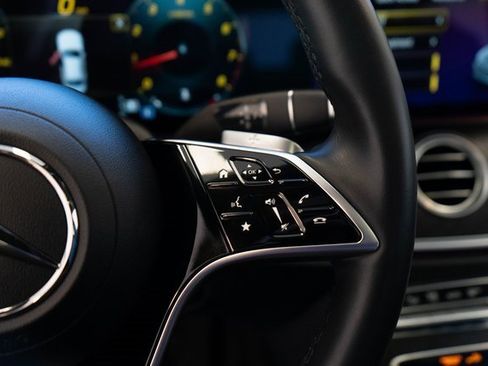 Used 2022 Mercedes-Benz E 350 Sedan image 24