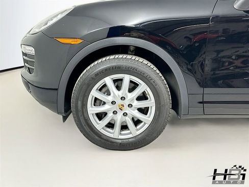 Used 2014 Porsche Cayenne image 18