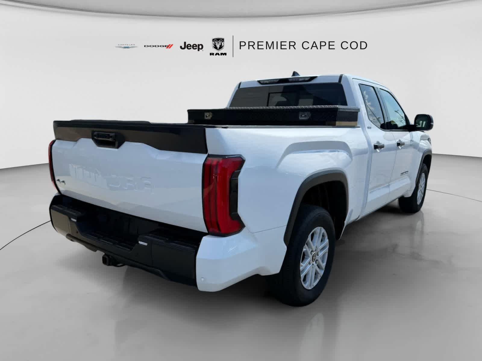 Used 2023 Toyota Tundra SR5 w/ SR5 Convenience Package AWD/4WD image 9