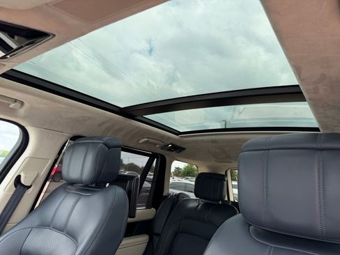 Used 2019 Land Rover Range Rover Long Wheelbase Autobiography AWD/4WD image 28