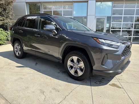 Used 2025 Toyota RAV4 XLE AWD/4WD image 35