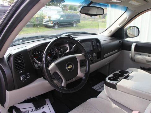Used 2009 Chevrolet Silverado 1500 LT w/ Power Pack Plus AWD/4WD image 22