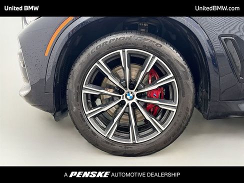 Used 2022 BMW X5 xDrive40i w/ M Sport Package image 2