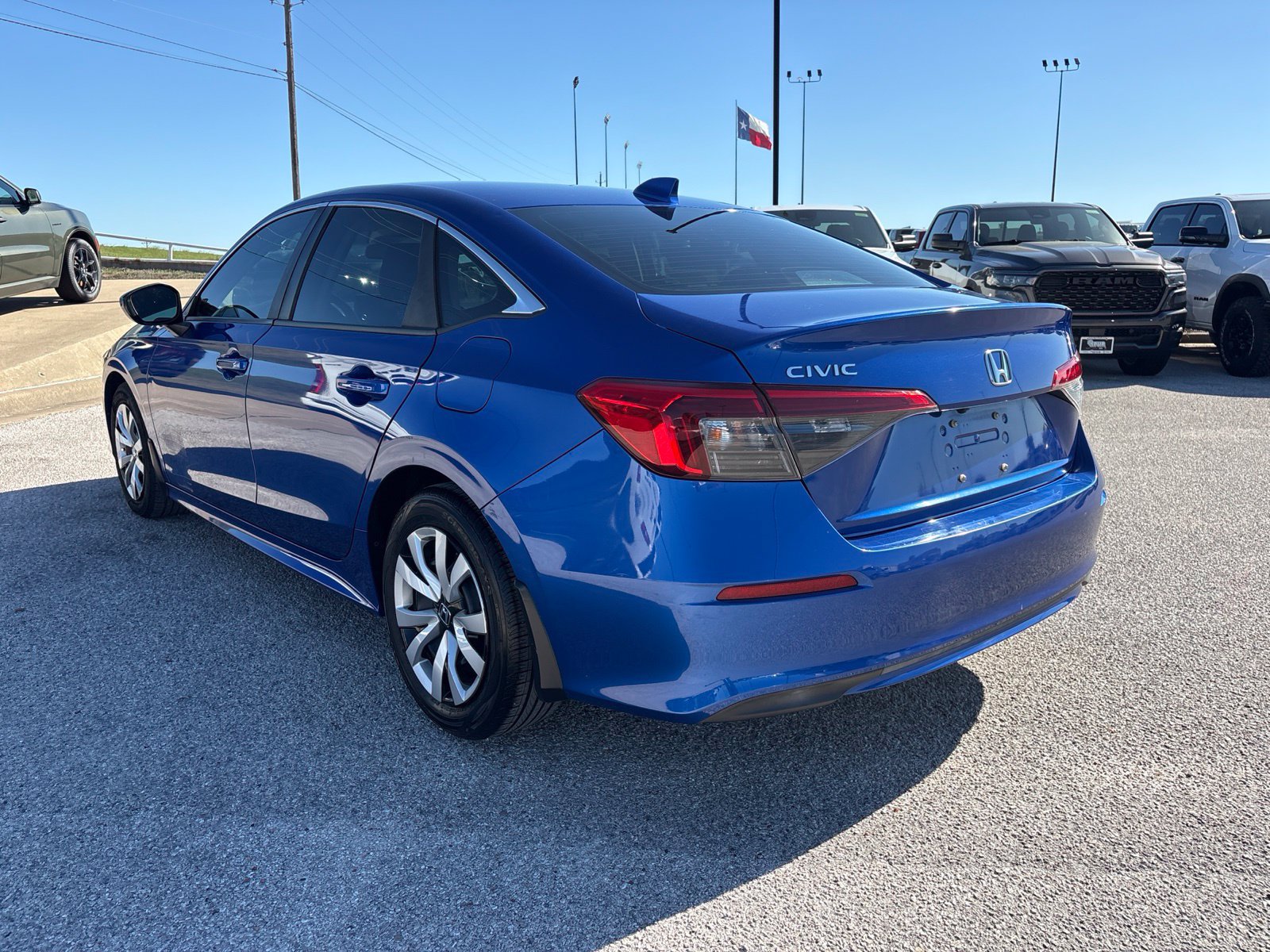 Used 2022 Honda Civic LX image 4