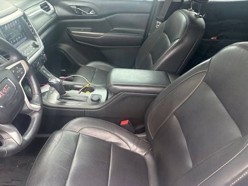 Used 2017 GMC Acadia SLT FWD image 3