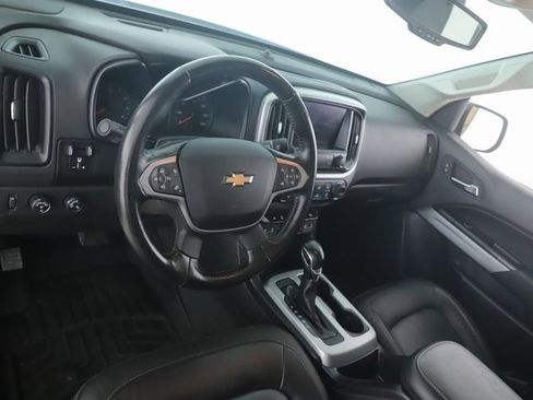 Used 2022 Chevrolet Colorado LT w/ Redline Special Edition image 17