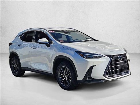 Used 2022 Lexus NX 250 NX 250 Premium image 3