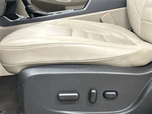 Used 2018 Ford Escape SEL image 26