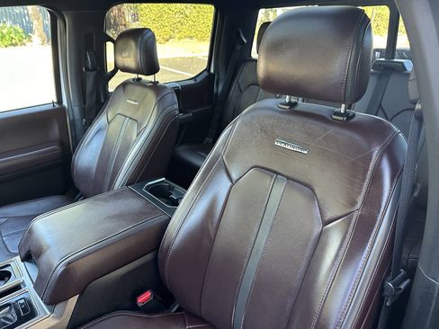 Used 2017 Ford F150 Platinum w/ Equipment Group 701A Luxury AWD/4WD image 10