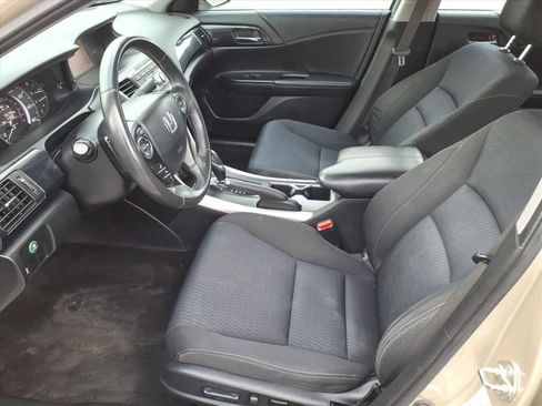 Used 2015 Honda Accord Sport image 5