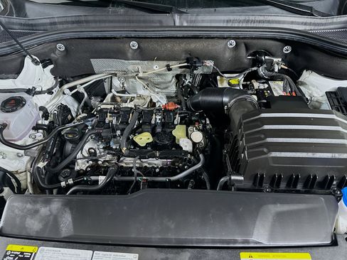 Used 2025 Volkswagen Atlas SE image 35