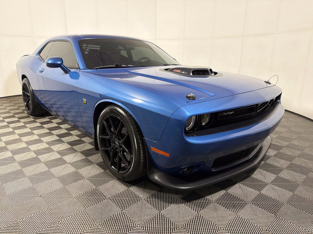 Used 2022 Dodge Challenger R/T Scat Pack w/ Shaker Package RWD image 2