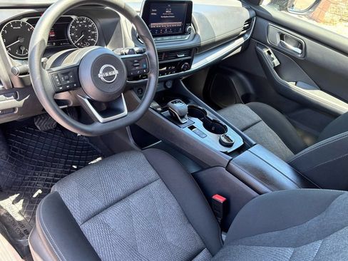Used 2024 Nissan Rogue SV AWD/4WD image 16