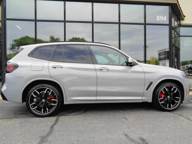 Used 2024 BMW X3 xDrive30i AWD/4WD image 4