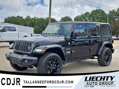 Used 2024 Jeep Wrangler Unlimited Sahara AWD/4WD image 1