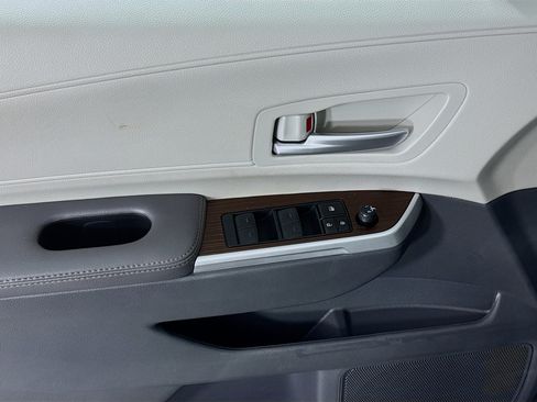 Certified 2024 Toyota Sienna XLE w/ XLE Plus Package FWD image 18