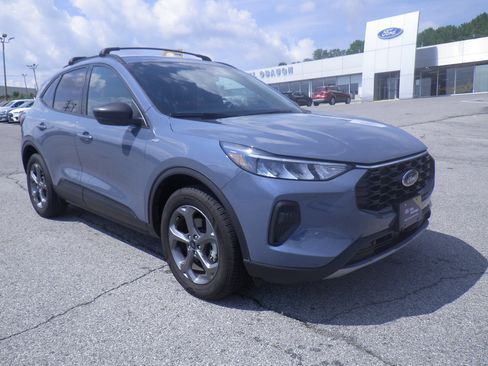 Used 2025 Ford Escape ST-Line w/ Tech Pack #1 AWD/4WD image 1