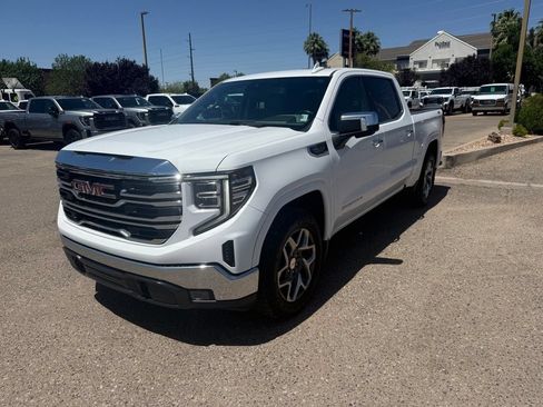 Used 2022 GMC Sierra 1500 SLT w/ X31 Off-Road Package AWD/4WD image 1