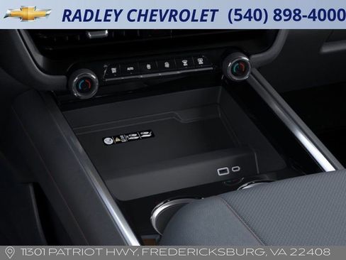 New 2026 Chevrolet Suburban RST image 23