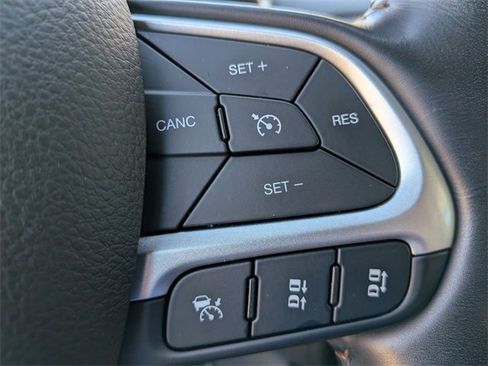 Certified 2021 Jeep Compass Limited image 18