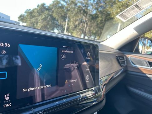 New 2026 Volkswagen Atlas SE image 14