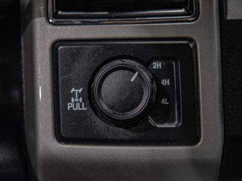 Used 2019 Ford F250 Lariat w/ Lariat Ultimate Package AWD/4WD image 28