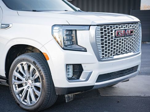 Used 2021 GMC Yukon XL Denali image 4