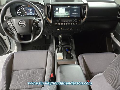 Used 2025 Nissan Frontier SV RWD image 16