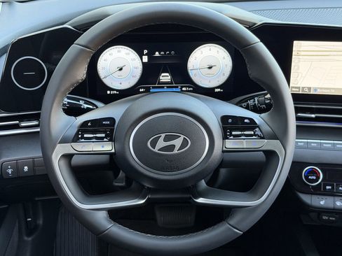 New 2025 Hyundai Elantra SEL FWD image 12