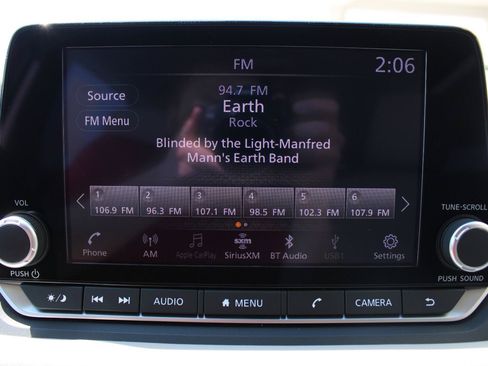 Used 2025 Nissan Rogue SV AWD/4WD image 17