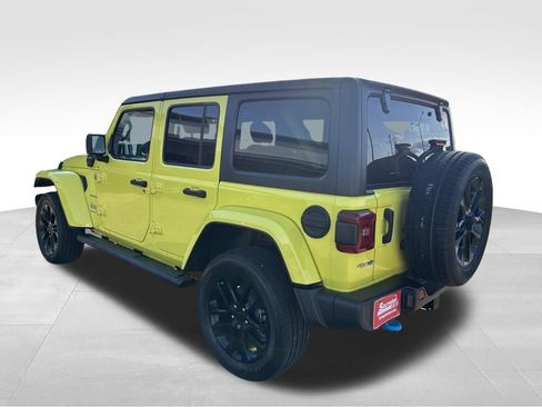 Used 2023 Jeep Wrangler Unlimited Sahara w/ Cold Weather Group image 3