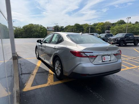 Used 2025 Toyota Camry LE FWD image 7