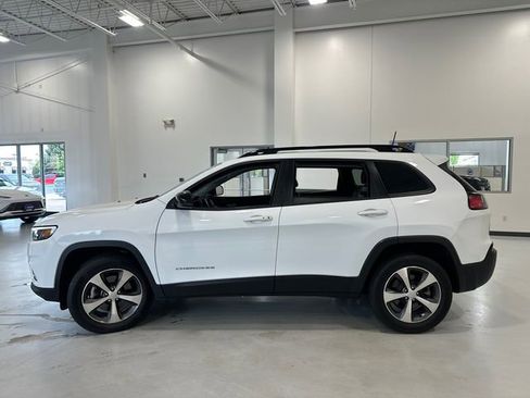Used 2022 Jeep Cherokee Limited AWD/4WD image 9