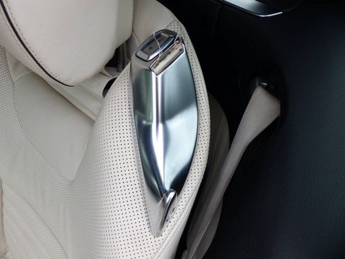 Used 2014 Mercedes-Benz SL 550 image 31