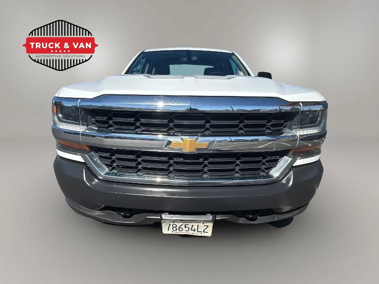 Used 2018 Chevrolet Silverado 1500 W/T w/ Trailering Package AWD/4WD image 3