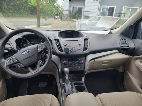 Used 2017 Ford Escape SE FWD image 6