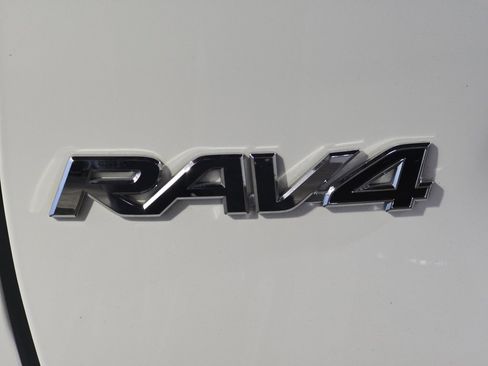 Used 2023 Toyota RAV4 XLE image 11
