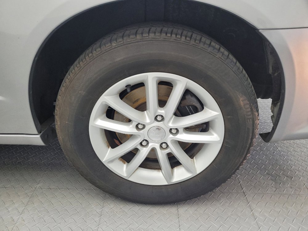 Used 2019 Dodge Grand Caravan SXT FWD image 31