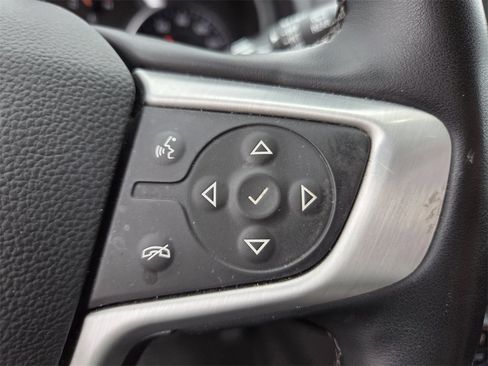 Used 2024 GMC Terrain SLT image 24
