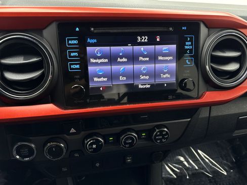 Used 2017 Toyota Tacoma TRD Off-Road w/ Tow Package (A/T) AWD/4WD image 32