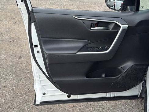 Used 2024 Toyota RAV4 XLE w/ Convenience Package image 8